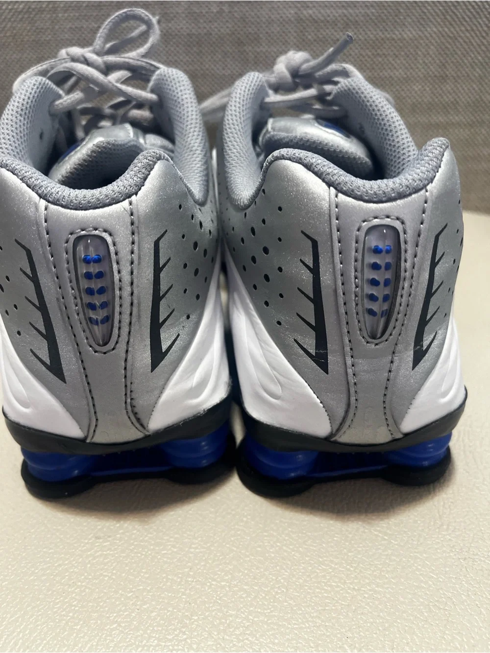 Nike Shox 4 White, Gray & Blue Running Sneakers Women’s Size 6